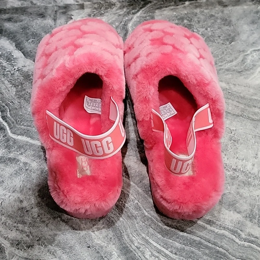 NWT Women's size 12 UGG Fuzzy Slides - Picture 3 of 5